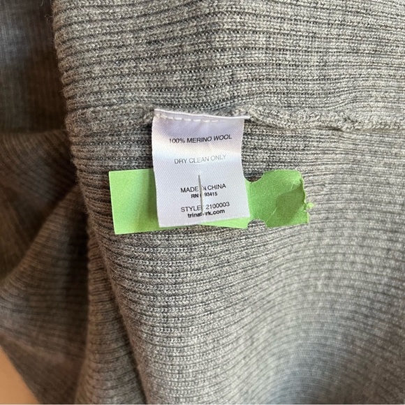 Trina‎ Turk 100% Merino Wool Ribbed Puff Sleeve Cardigan size XS - Picture 3 of 12